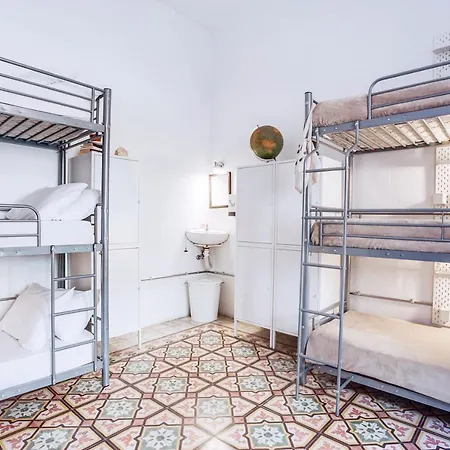 Granny's Vandrerhjem *